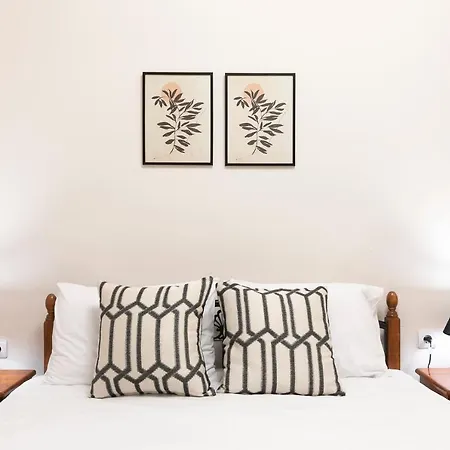 New 2 Plus Office Apt With Full Kitchen On St Dimitrios Tesalónica