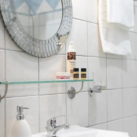 Appartement New 2 Plus Office Apt With Full Kitchen On St Dimitrios