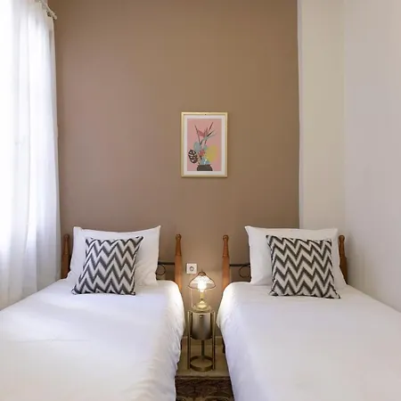 New 2 Plus Office Apt With Full Kitchen On St Dimitrios